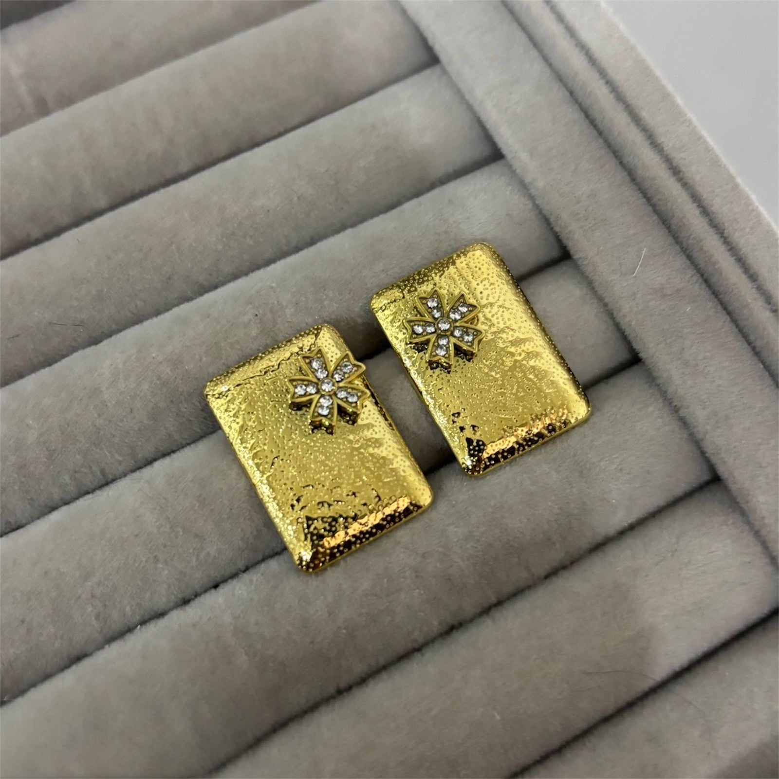 Vexa Square Flower Earrings