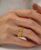 Mini Leaf Gold Ring