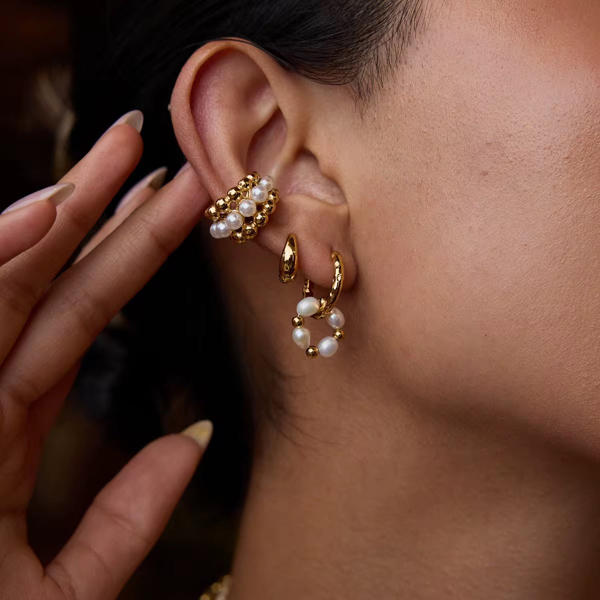 Martina Pearl Hanging Earrings