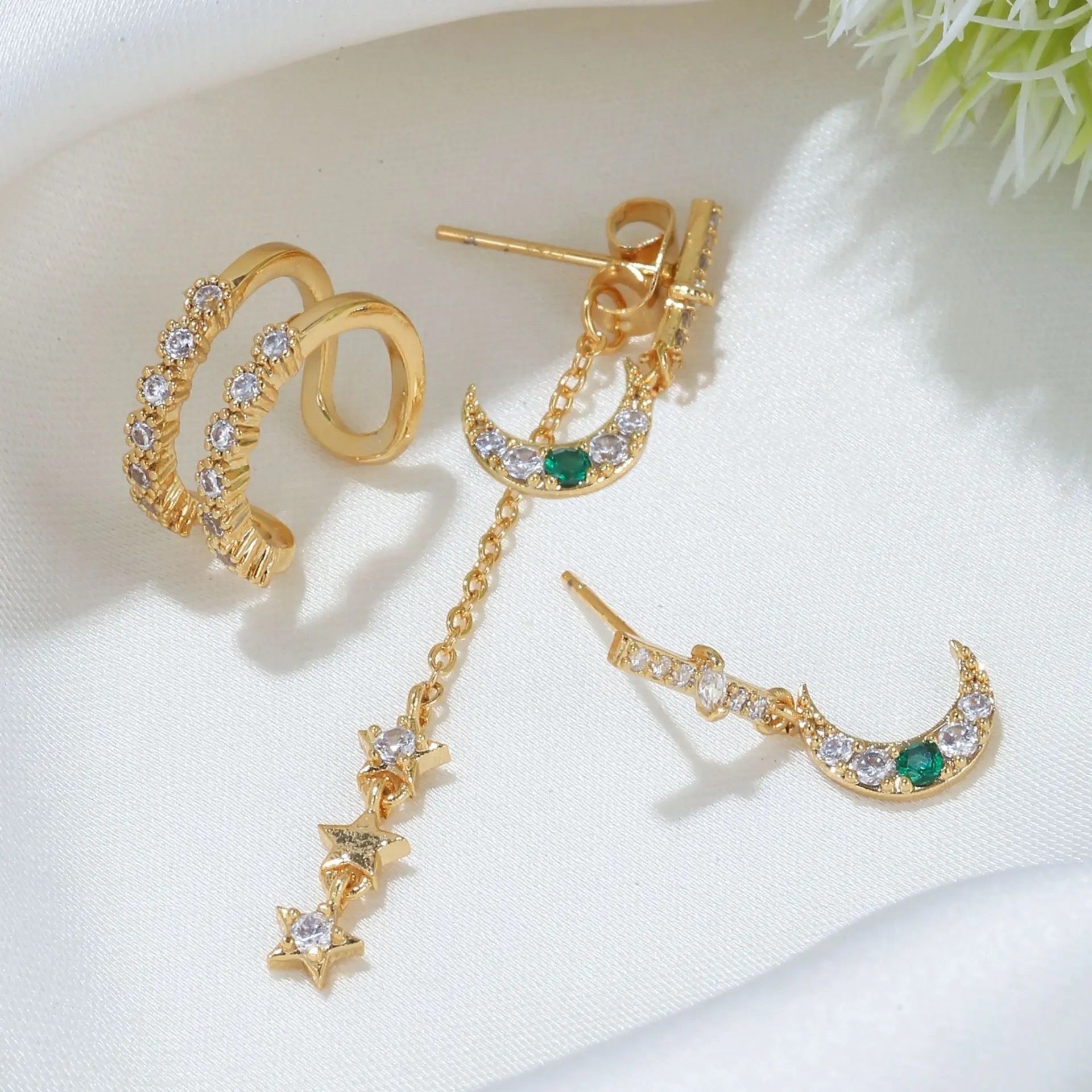 Tyohar Green Piercing Earrings Set