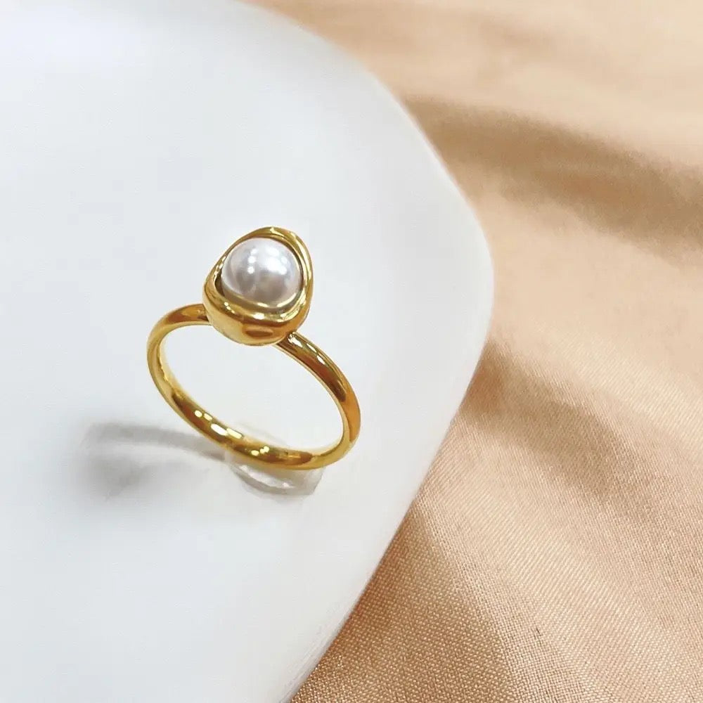 Be the Pearl Gold Ring