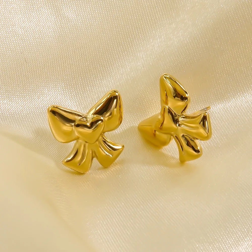 Festive Mine Heart Bow Studs