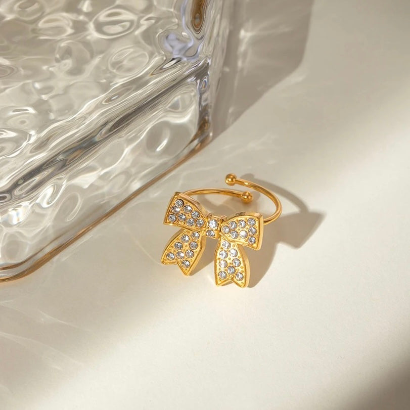Picky Bow Diamond Ring