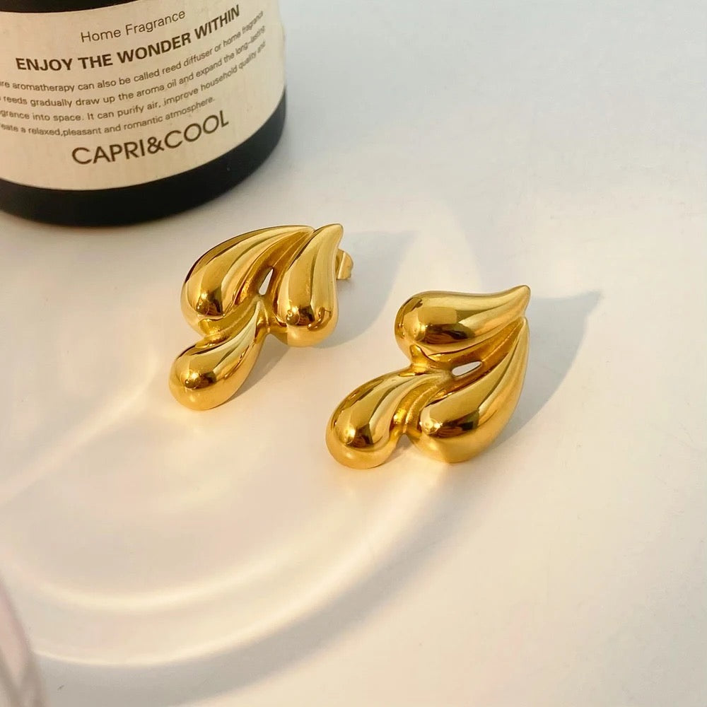 Nive Leaf Gold Earrings✨