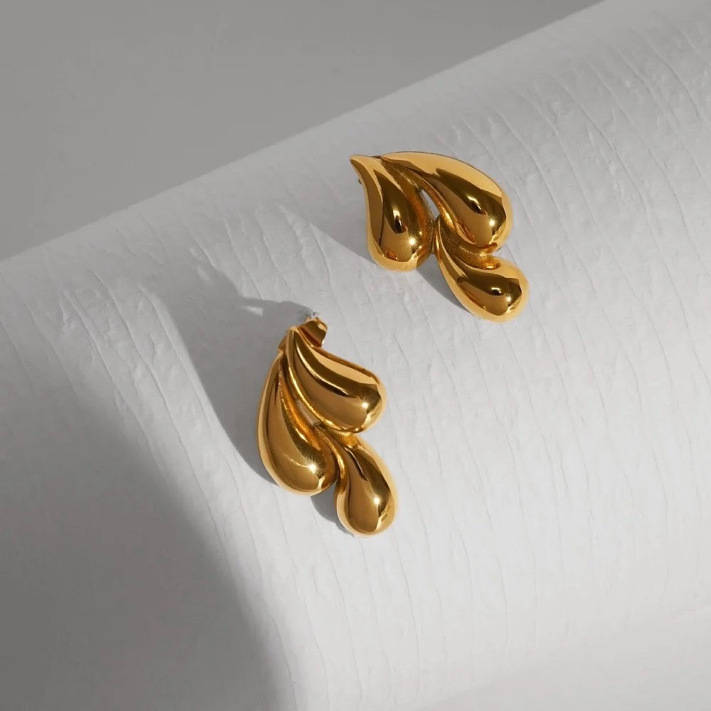 Nive Leaf Gold Earrings✨
