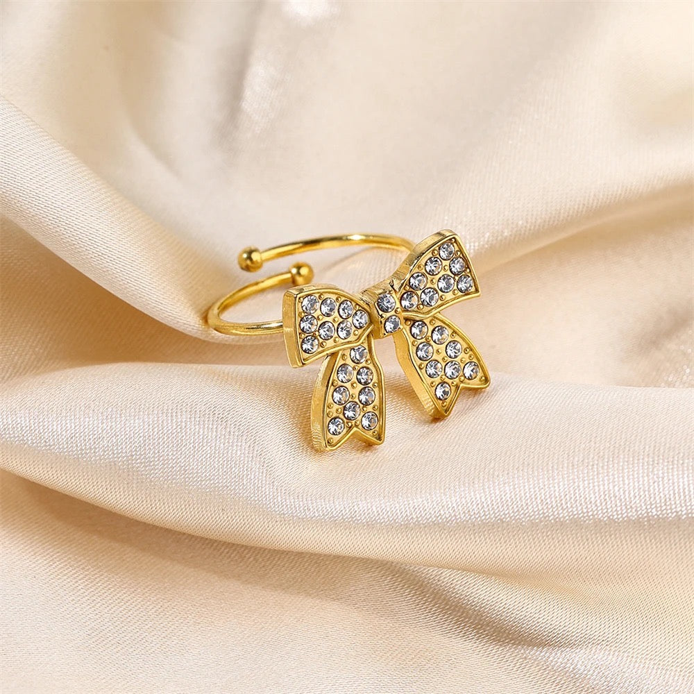 Picky Bow Diamond Ring
