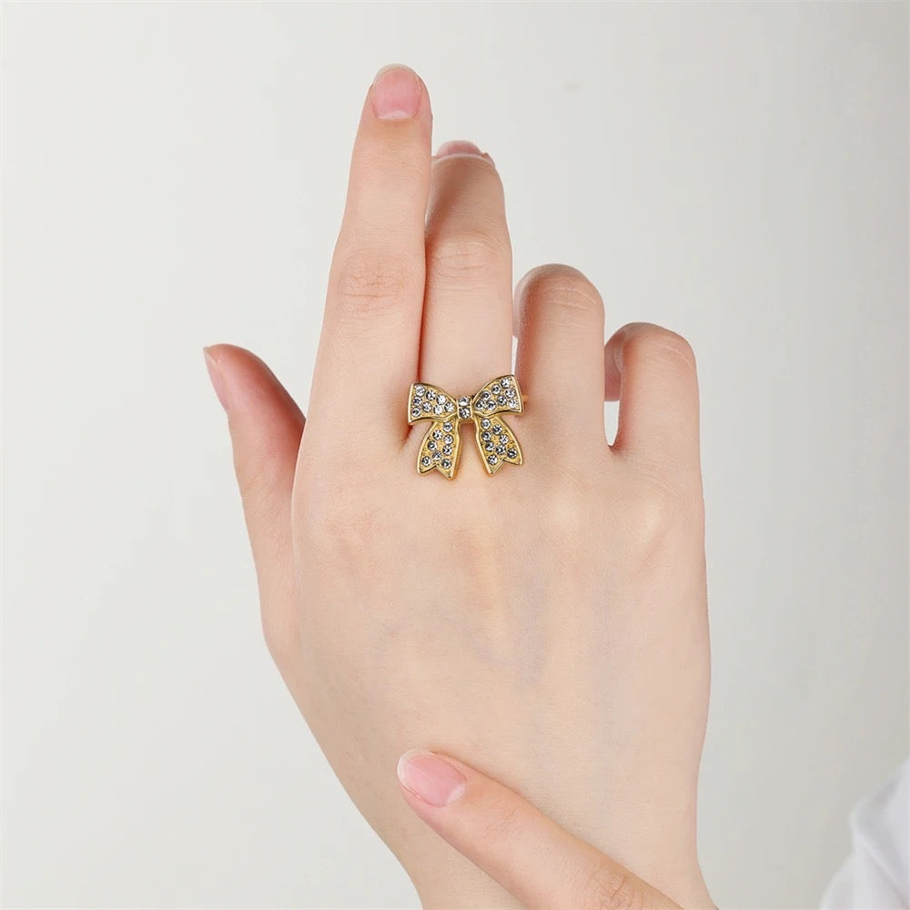 Picky Bow Diamond Ring