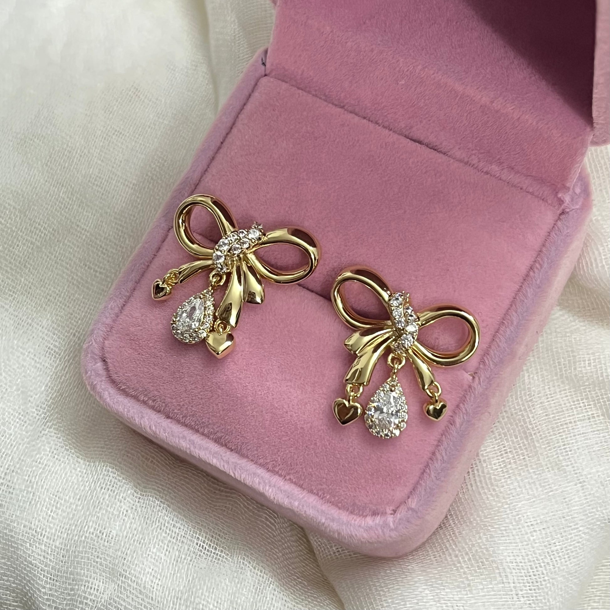 Vijaya Cute Bow Earrings