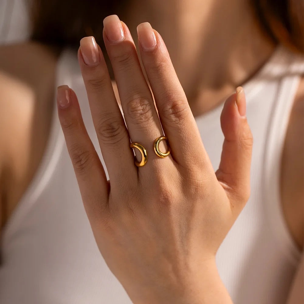 Lynx Statment Gold Ring