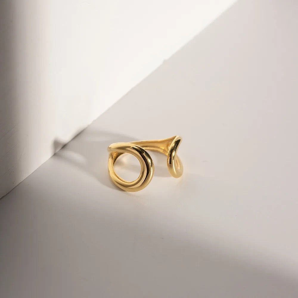 Lynx Statment Gold Ring