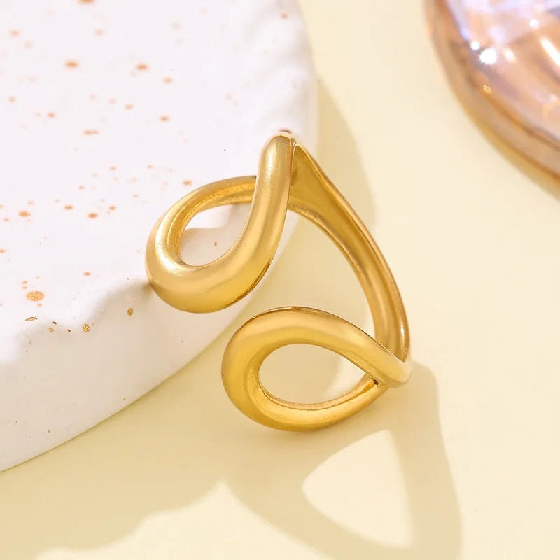 Lynx Statment Gold Ring