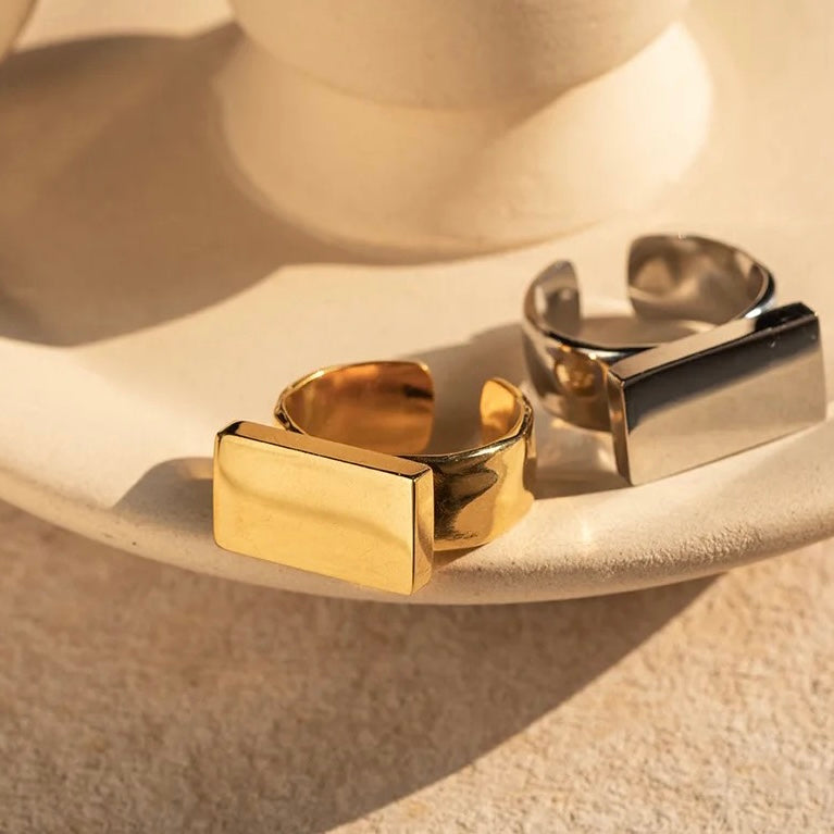 Lyra Classy Bold Ring