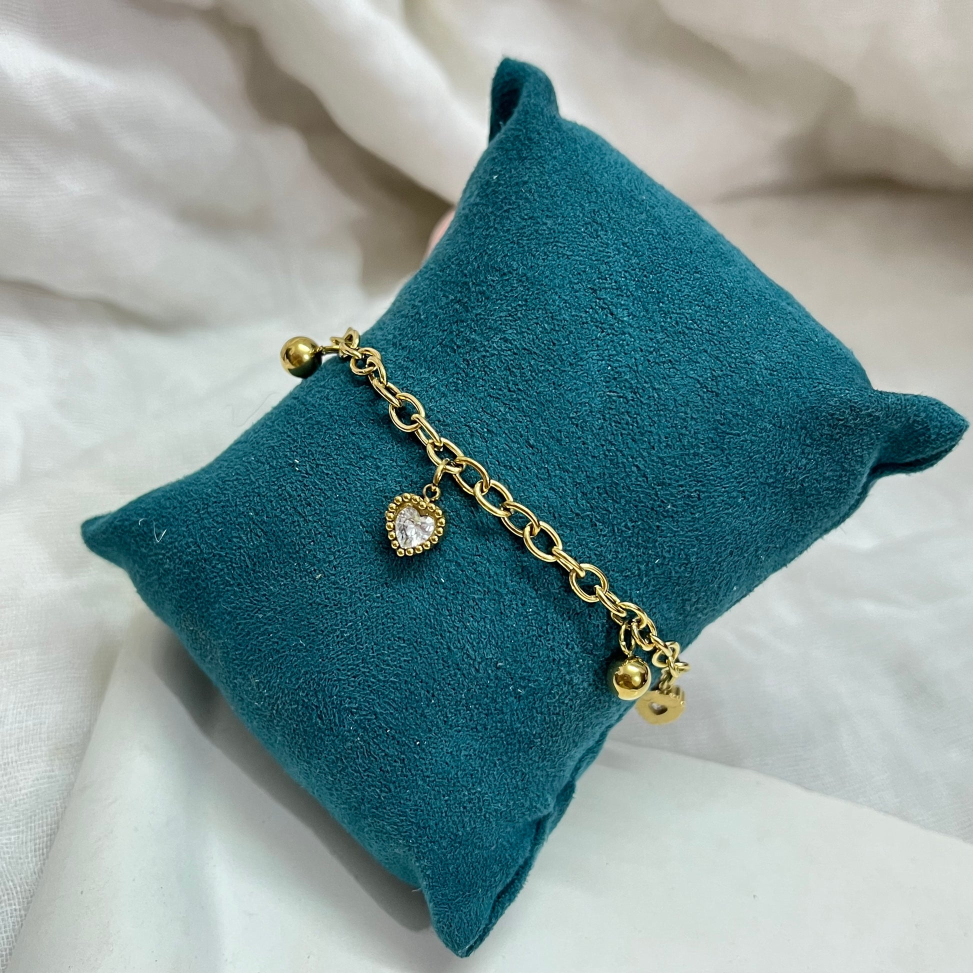 Giggile Heart Cham Bracelet