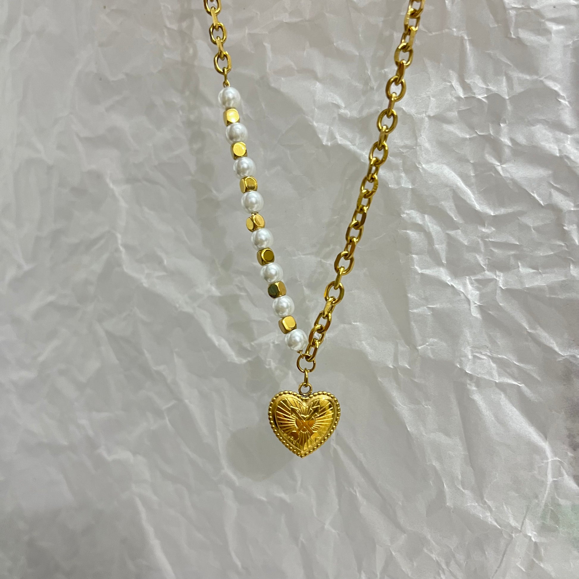 Altas Pearl Heart Necklace