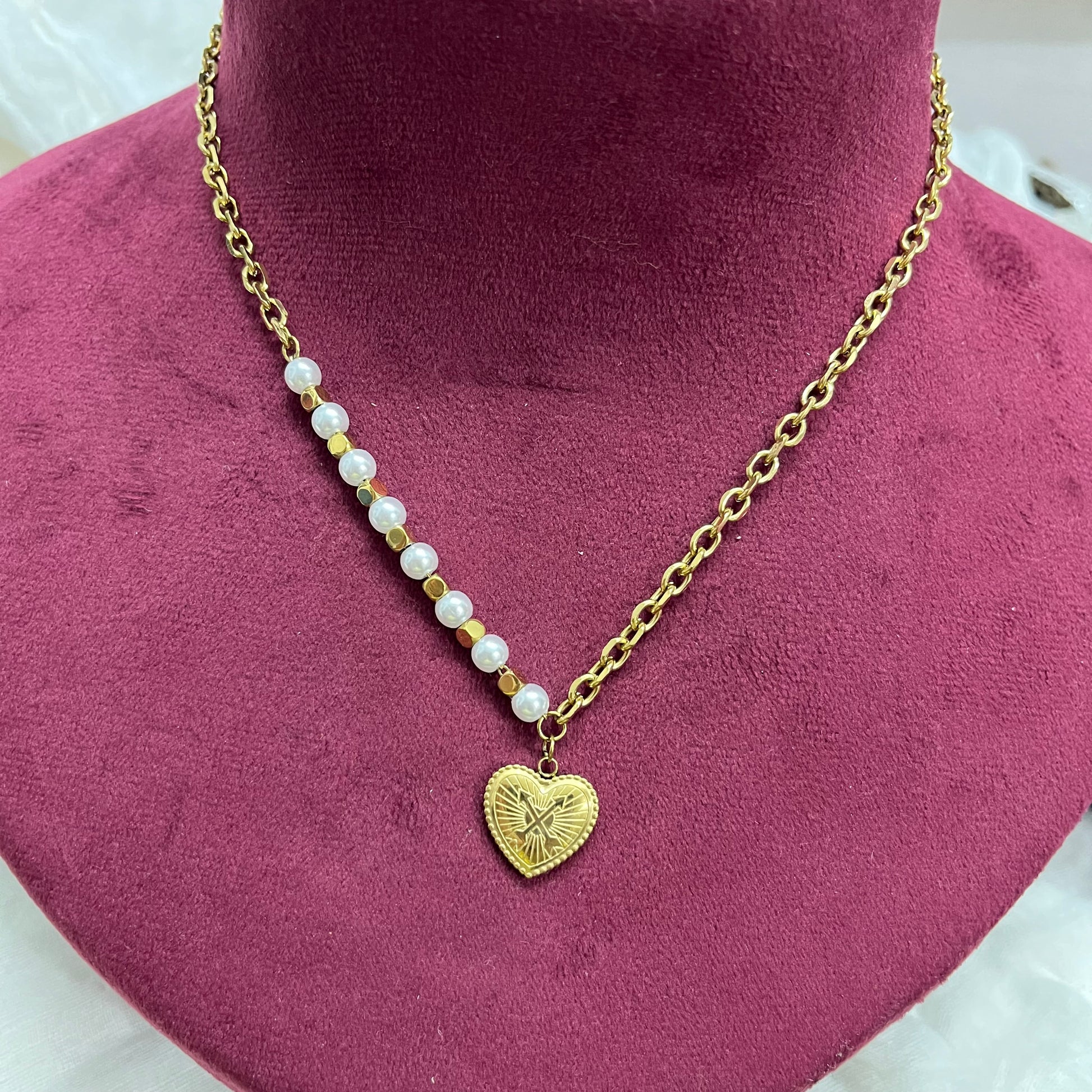 Altas Pearl Heart Necklace