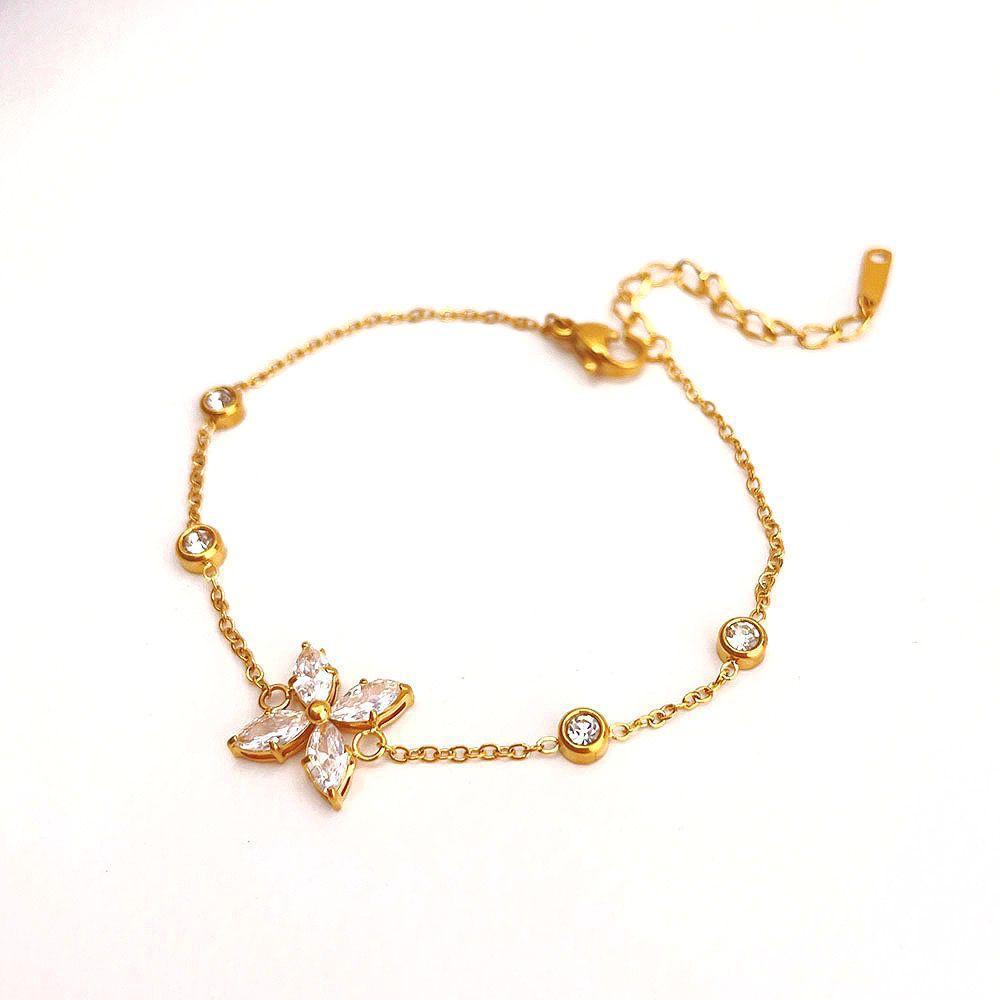 Varese Flower Dainty Diamond Bracelet