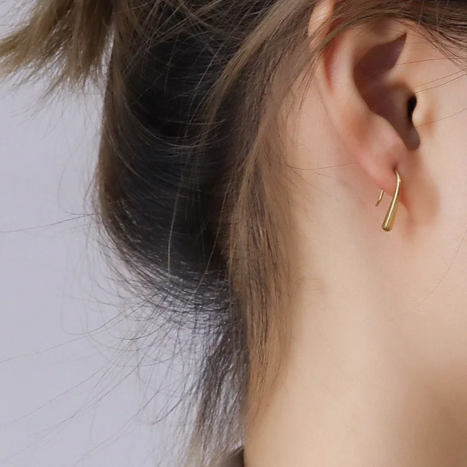 Mouse Minimal Put On Earrings