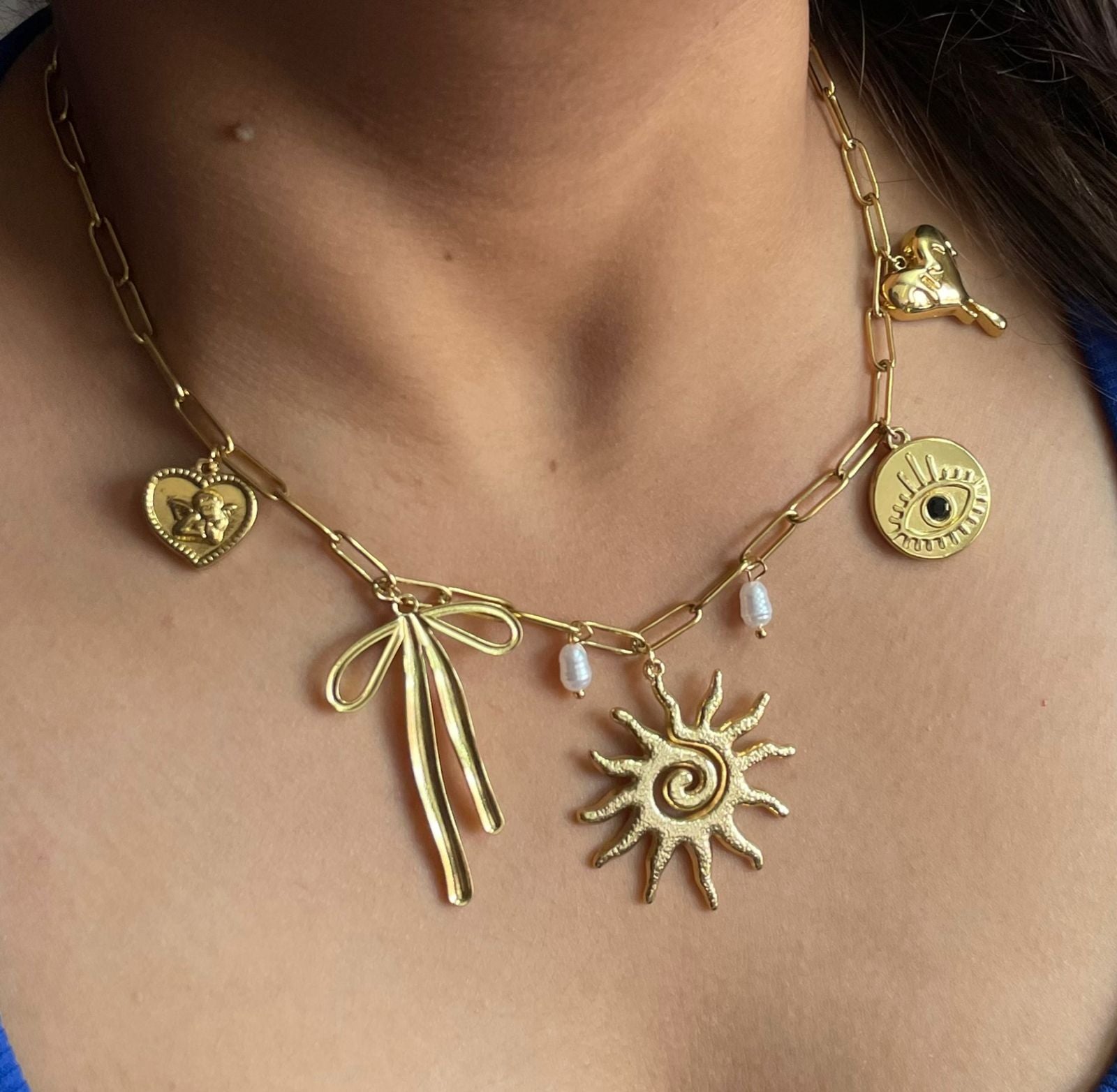 Sunny Bow Charms Necklace