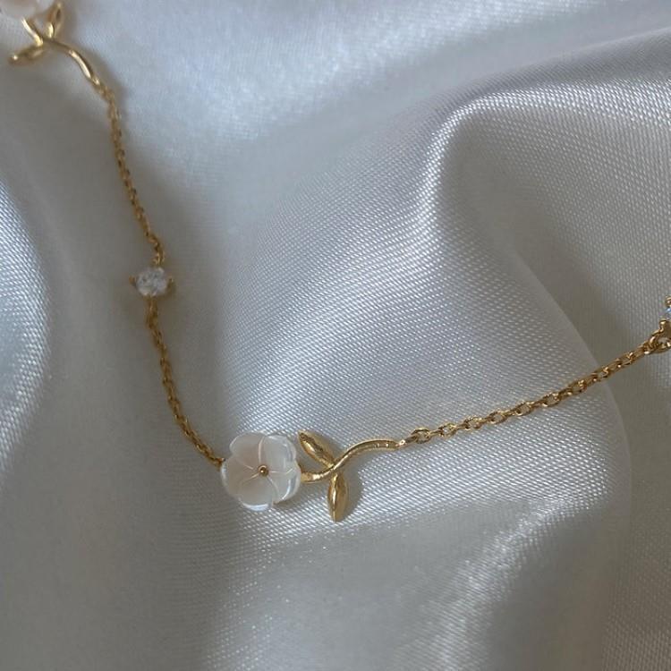 Lilies Dreamy Diamond Necklace