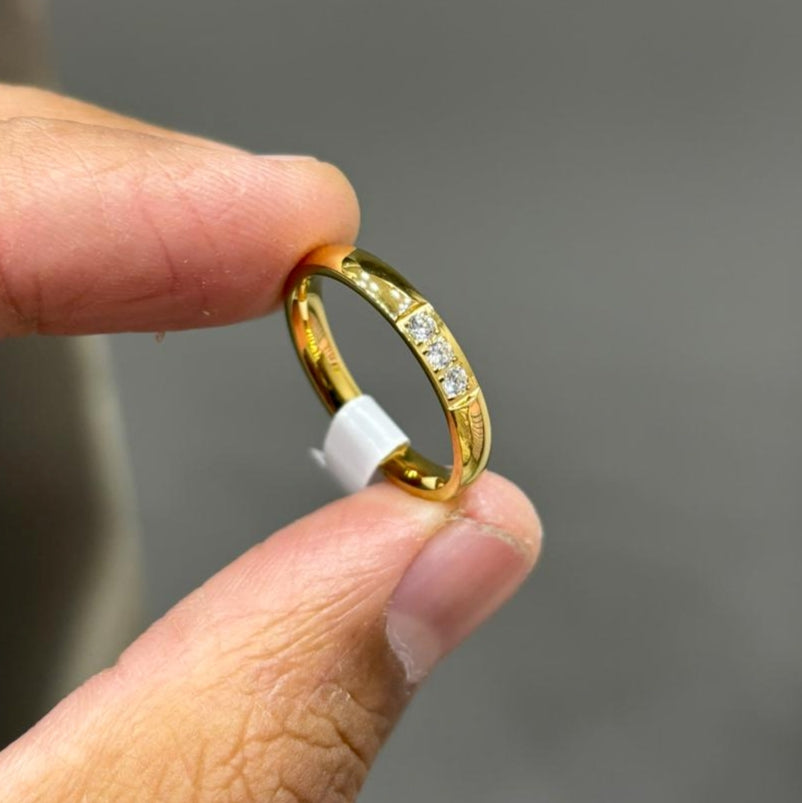 Yushi Triple Diamond Ring