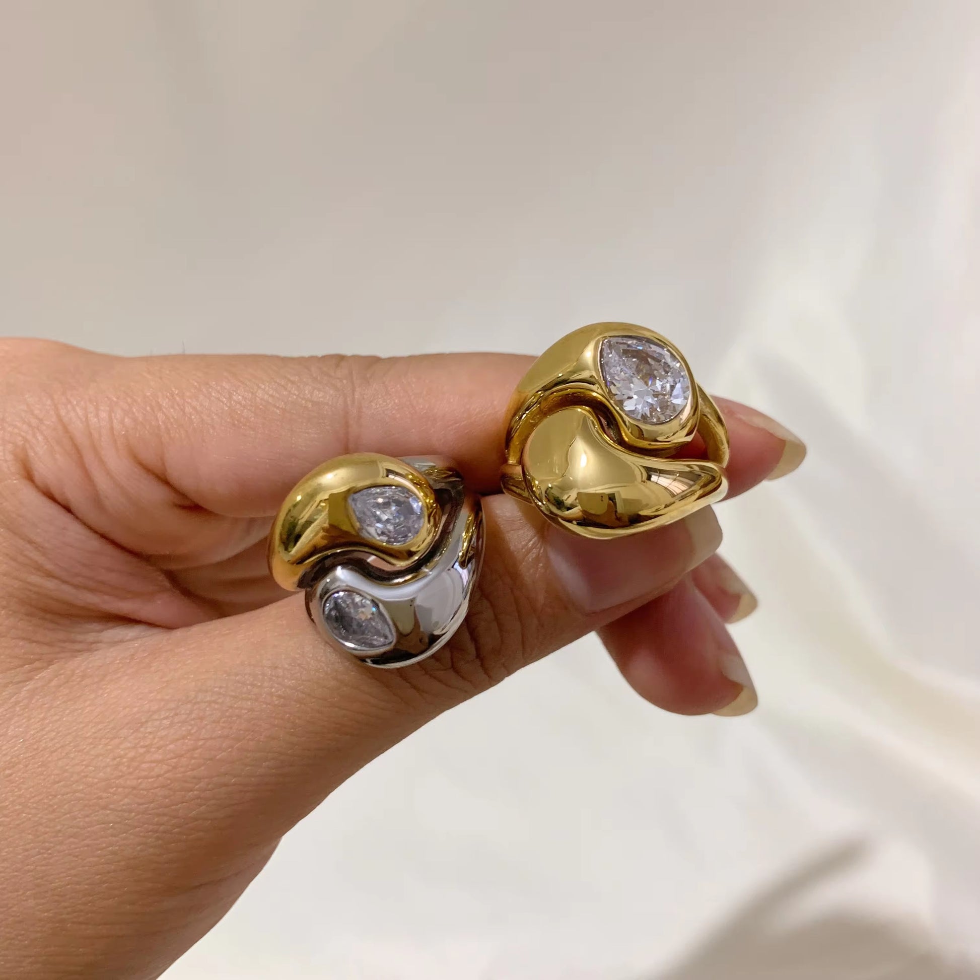 Romie Dual Colour Statement Ring