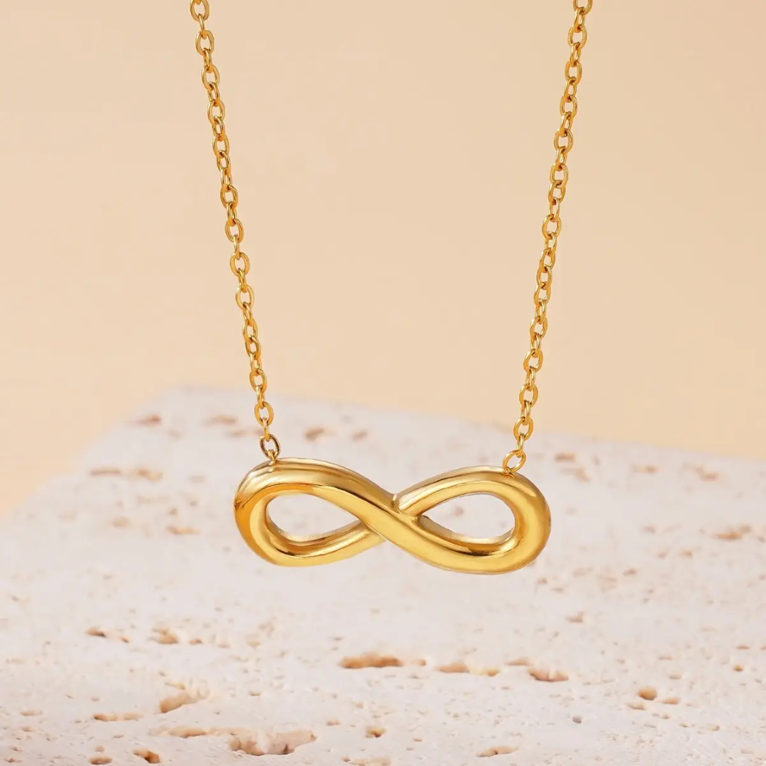 Te Amour Infinty Necklace