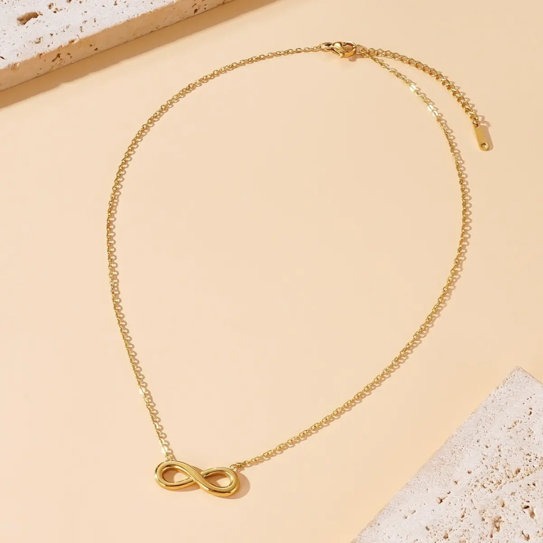 Te Amour Infinty Necklace