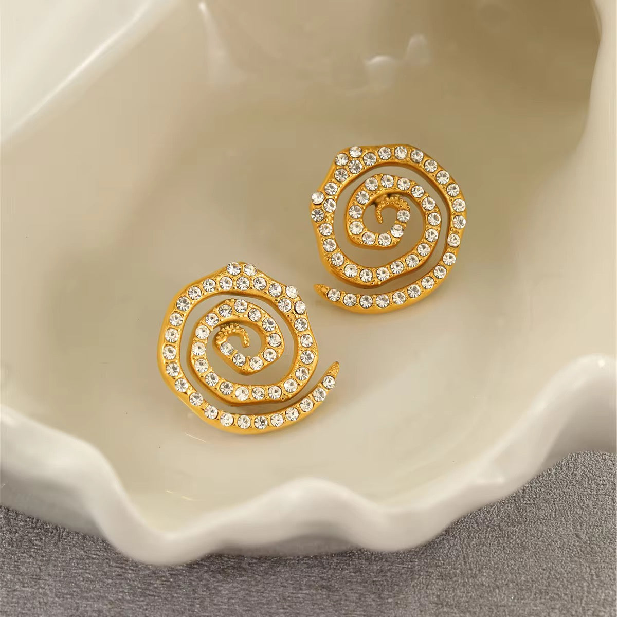 Evolvi Diamond Round Earrings