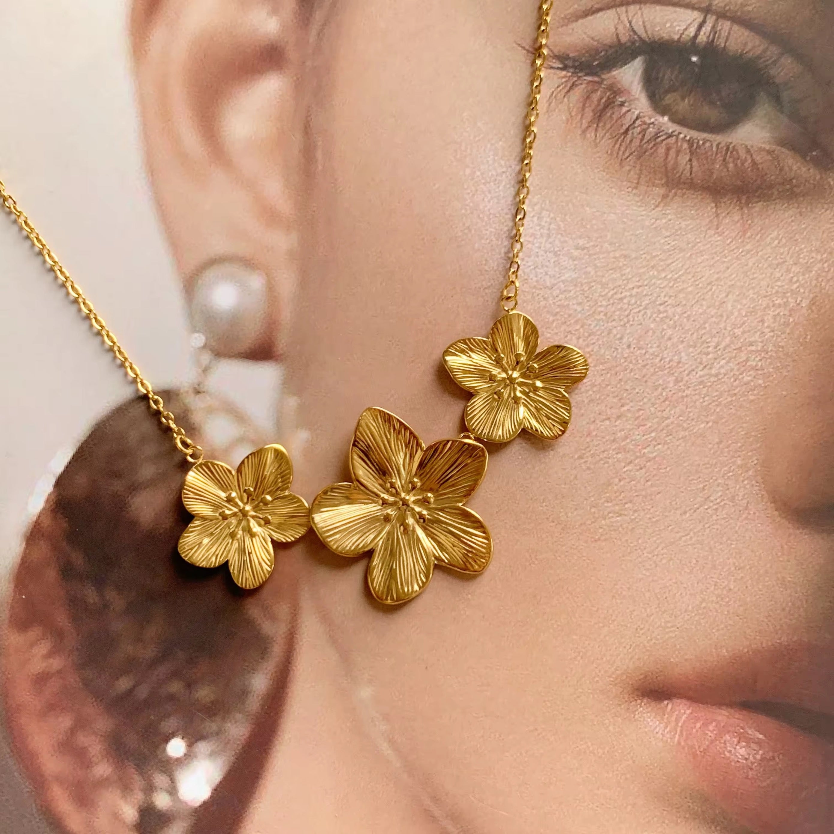 Tiaya Tri Flower Necklace