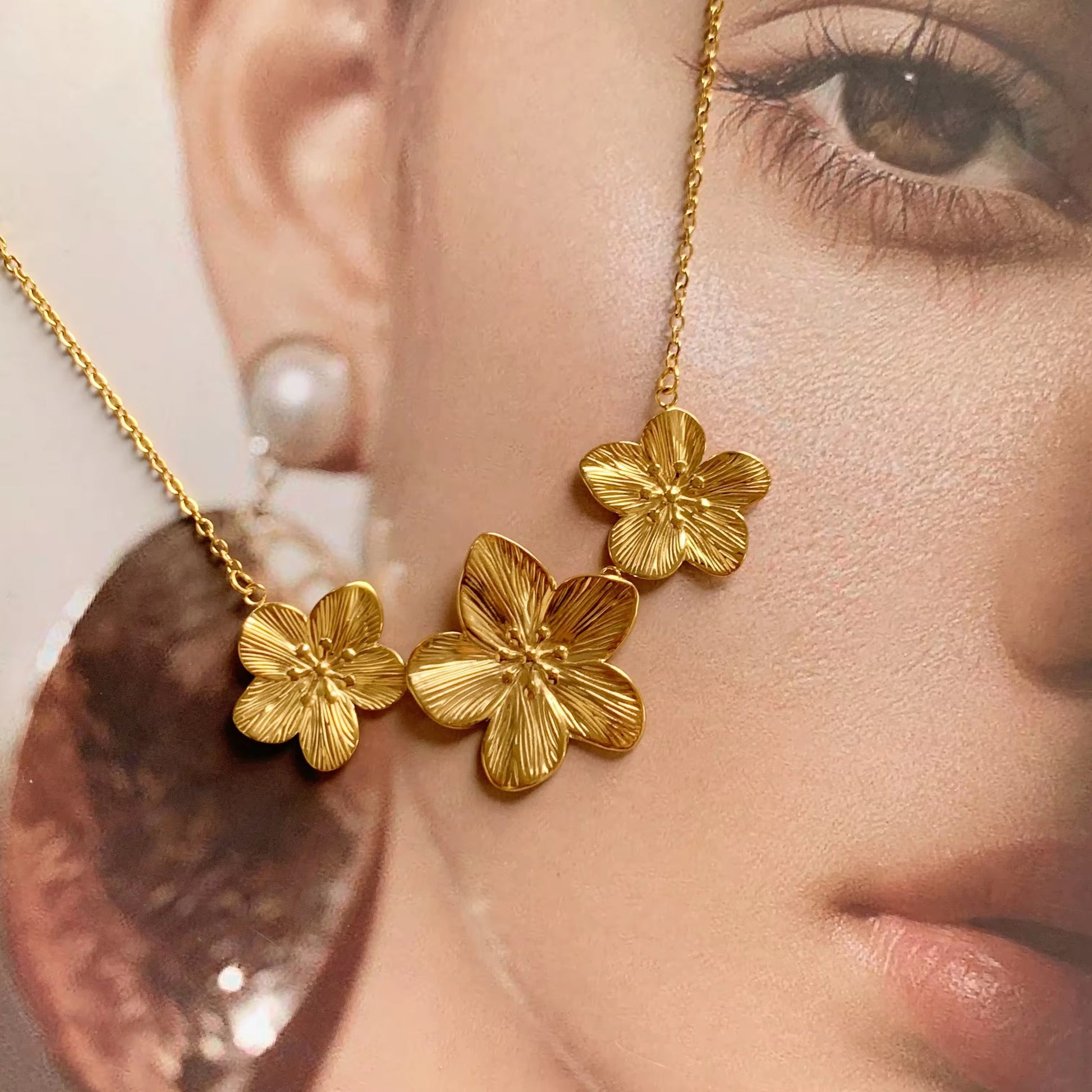 Tiaya Tri Flower Necklace