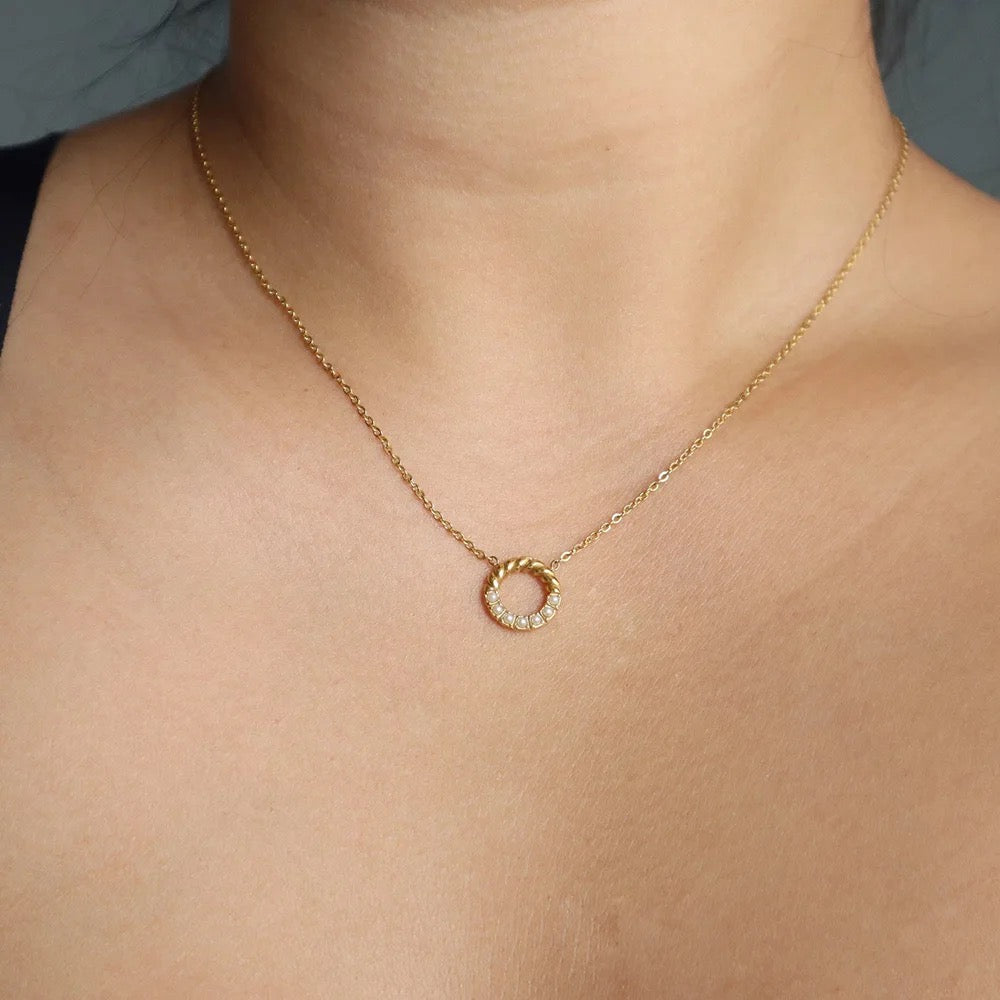 Eternal Circle Pretty Necklaces