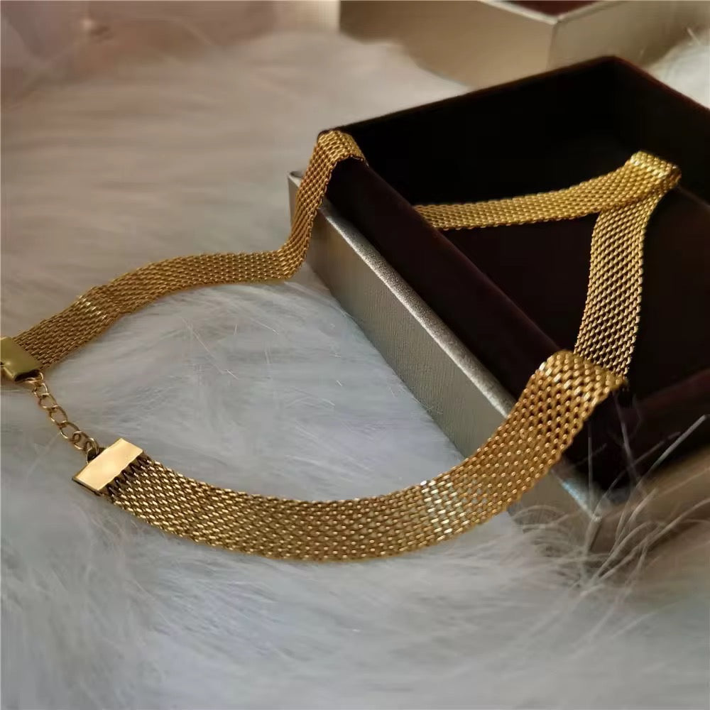 Prisci Net Gold Chunky Necklace