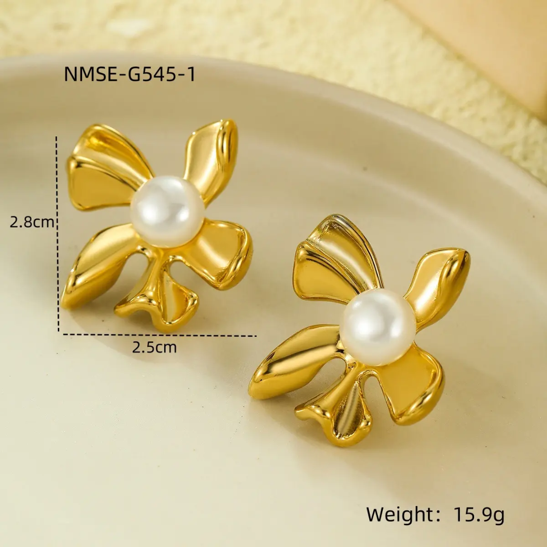 Velma Flower Pearl Earrings