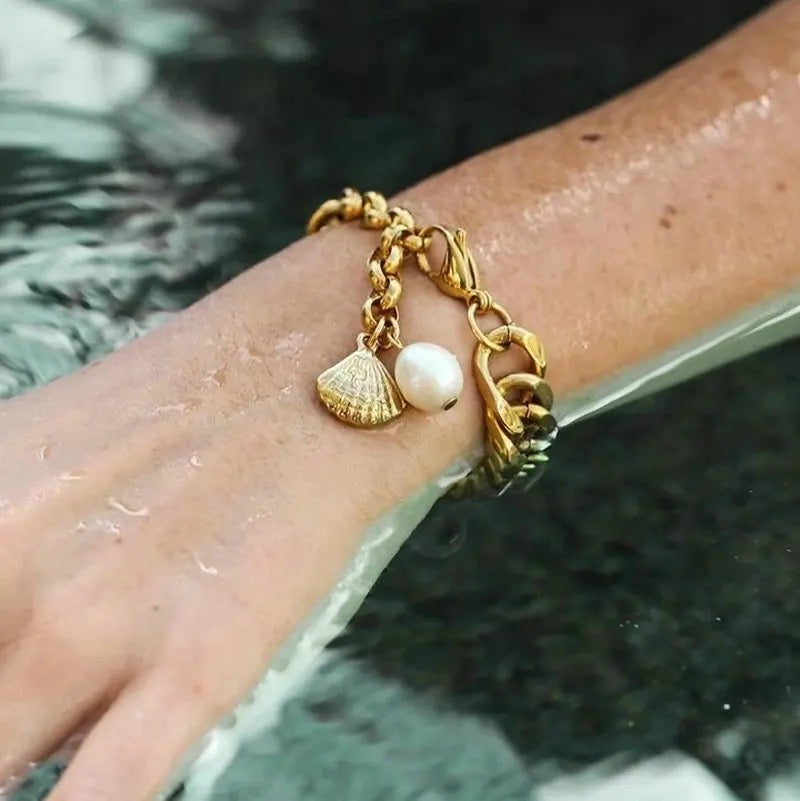 Babelle Pearl Shell Gold Bracelet