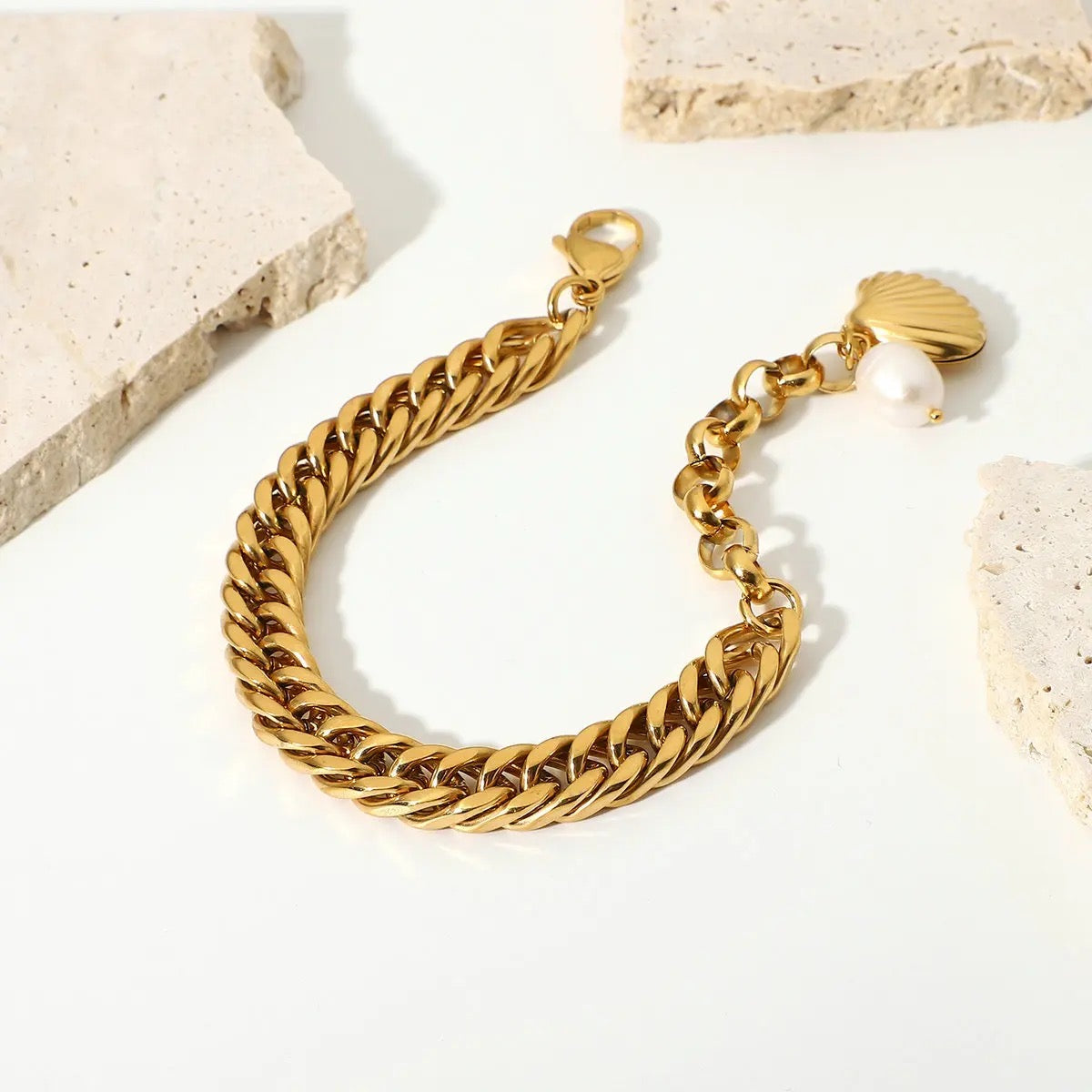 Babelle Pearl Shell Gold Bracelet