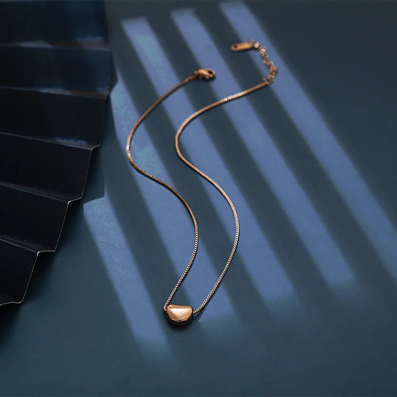 Bero Mini Bar Necklace