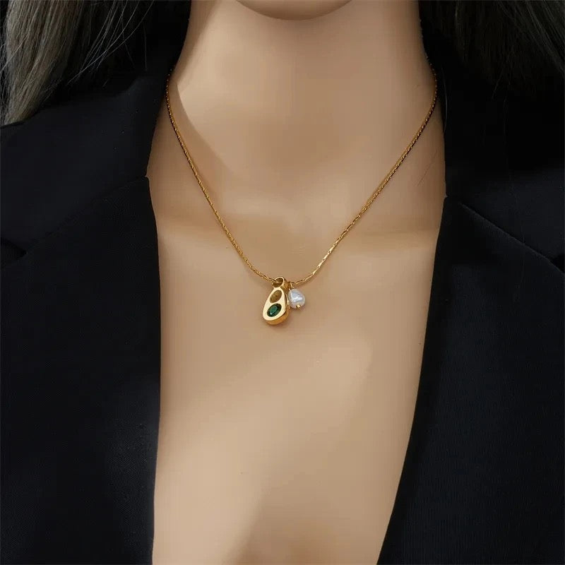 Pearl emerald Gold Necklace
