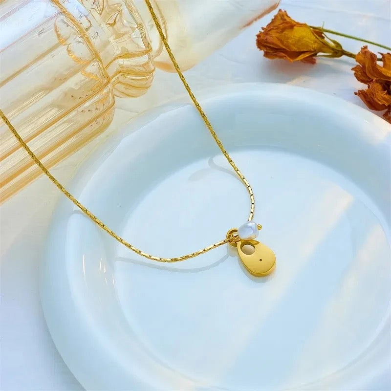 Pearl emerald Gold Necklace