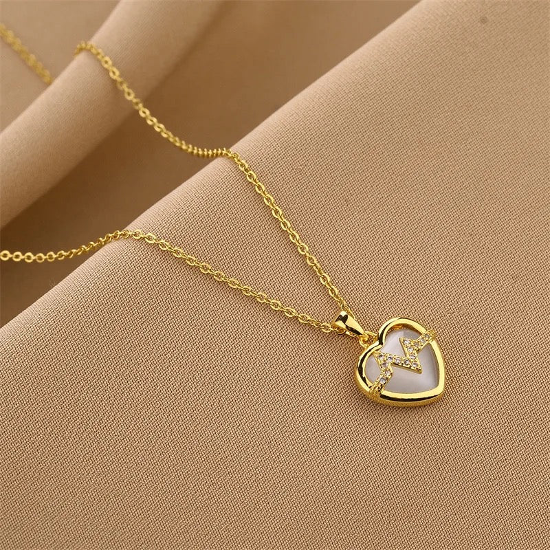 Heartbeat White Gold Necklace