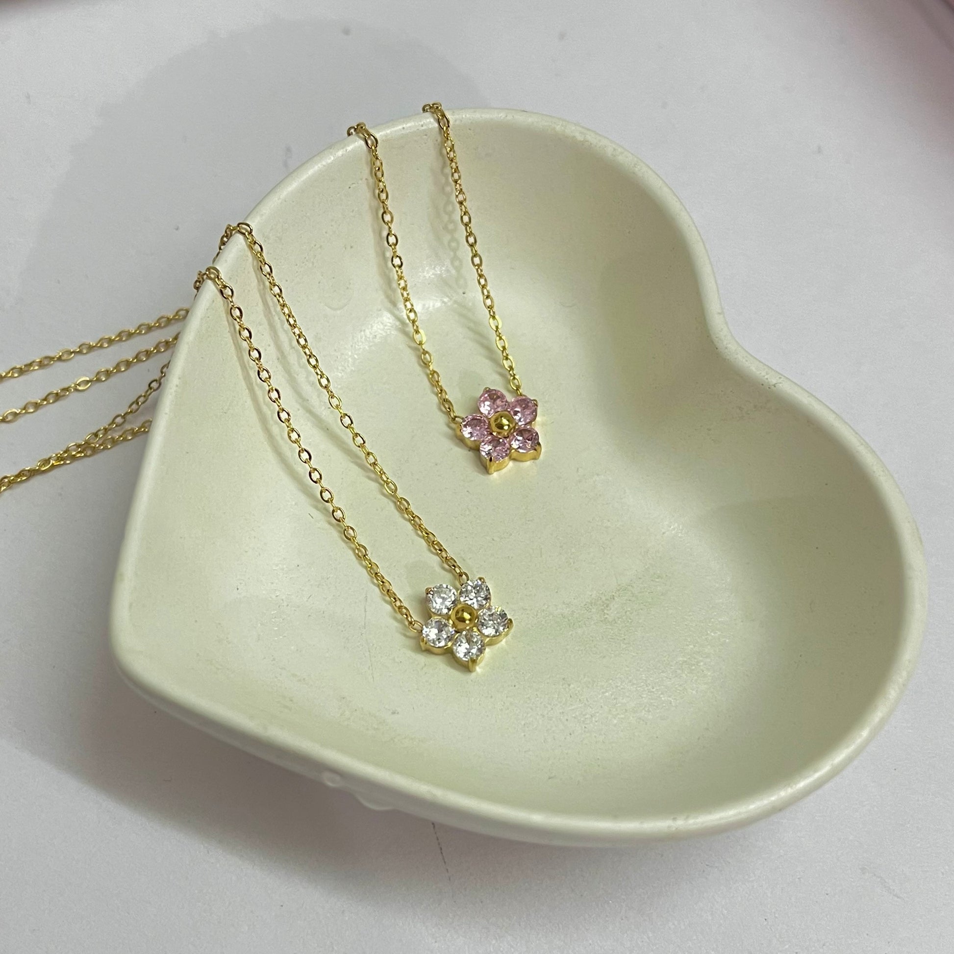 Peppy Mini Flower Necklaces