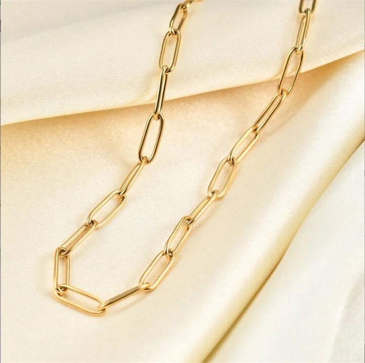 Clipped Linked Necklace