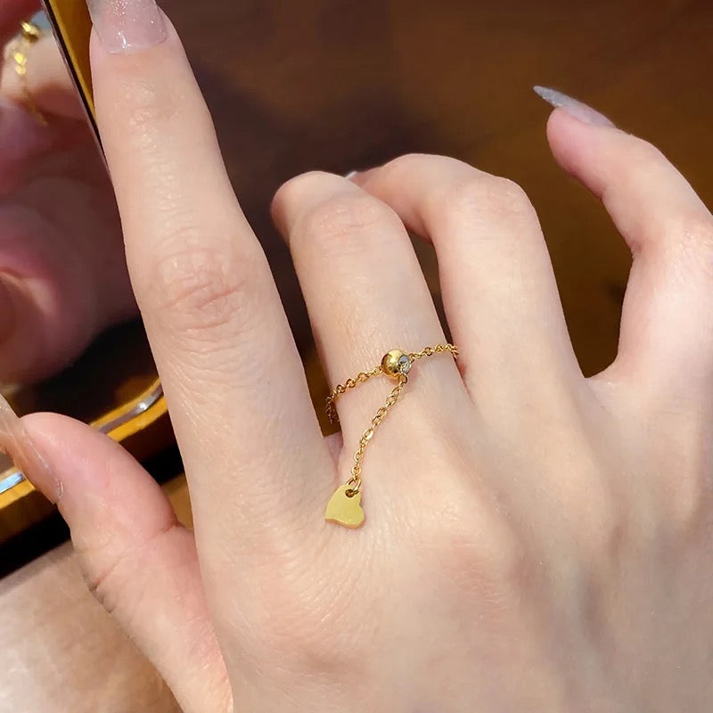 Cute Emerald Green Chain Ring