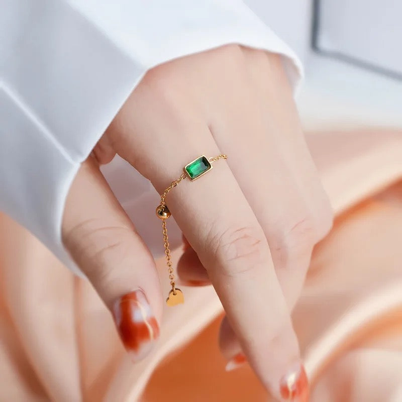 Cute Emerald Green Chain Ring