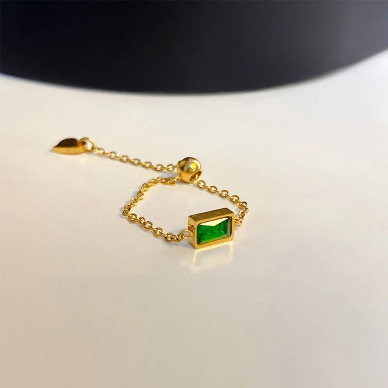 Cute Emerald Green Chain Ring