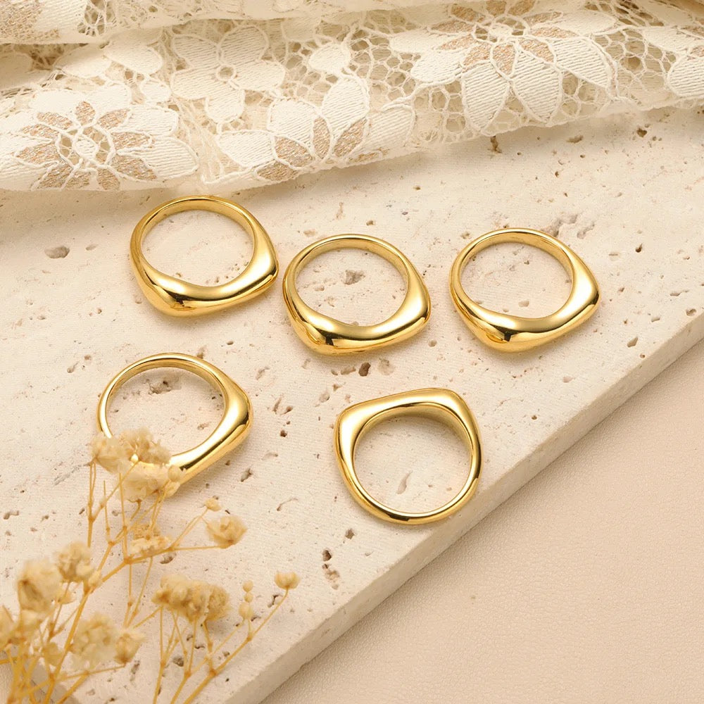 Gemo Asymmetrical Gold Ring