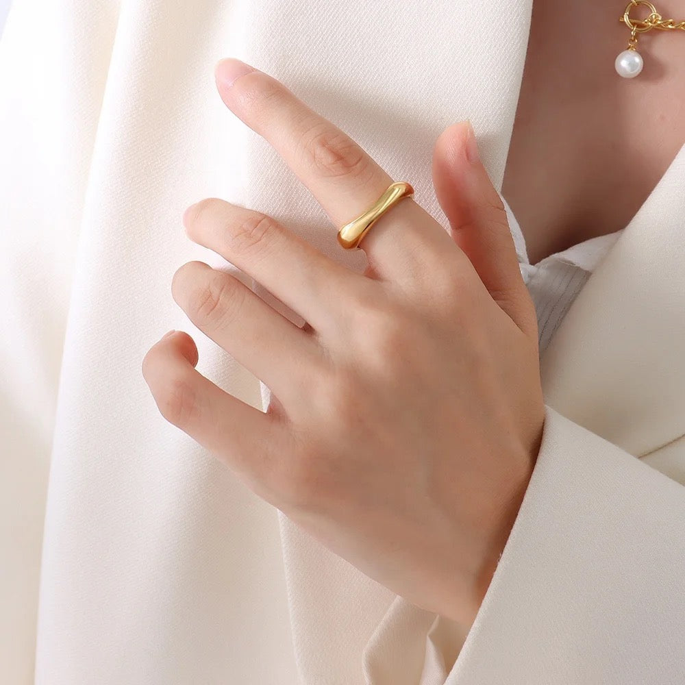 Gemo Asymmetrical Gold Ring