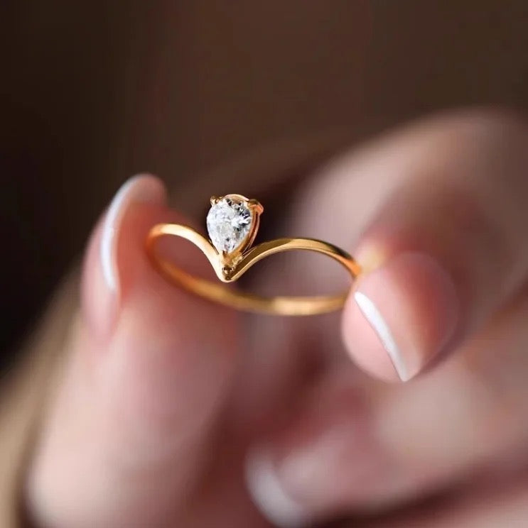 Lavie Almond Diamond Ring
