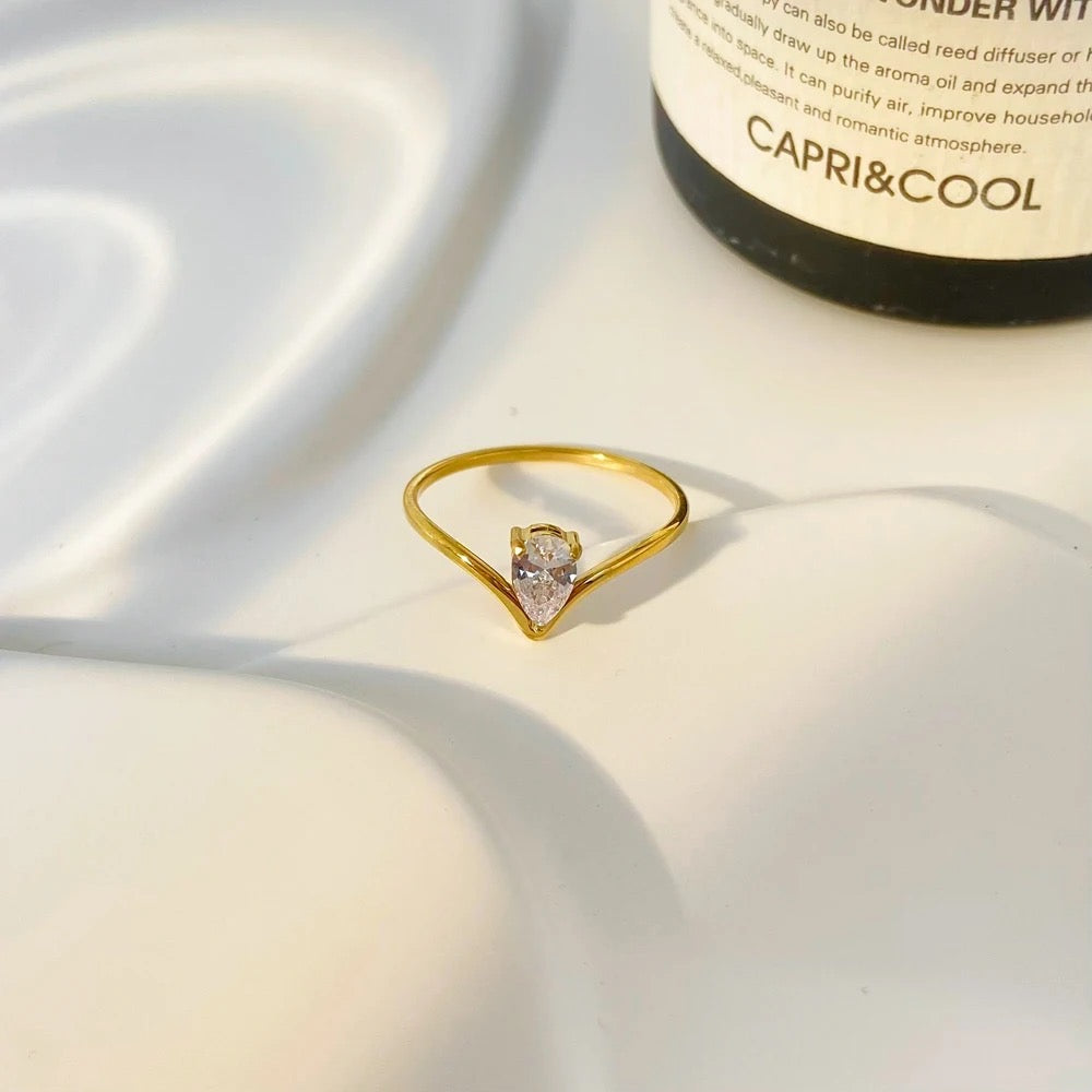 Lavie Almond Diamond Ring