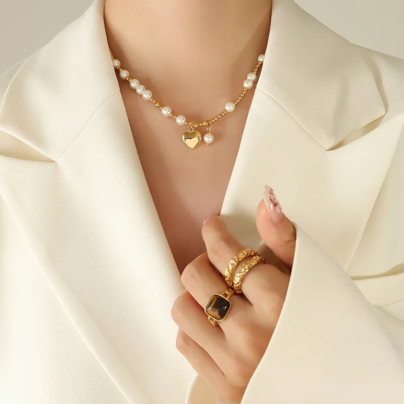 Chimeric Dreamy Heart Pearl Necklace