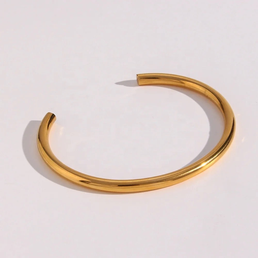 Chelsi Plain Bold Cuff